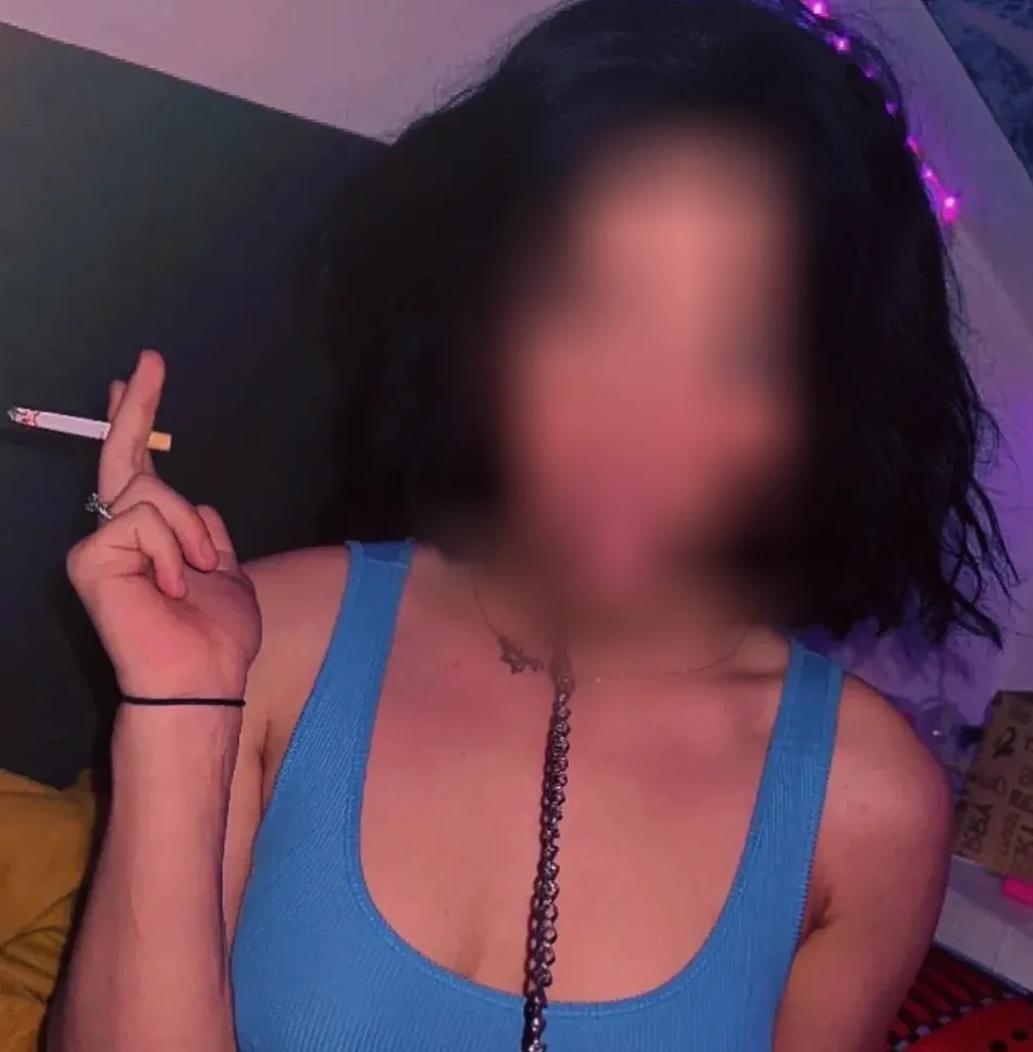 Anneke, 23