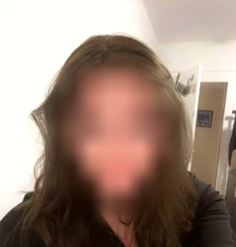 Kim, 25